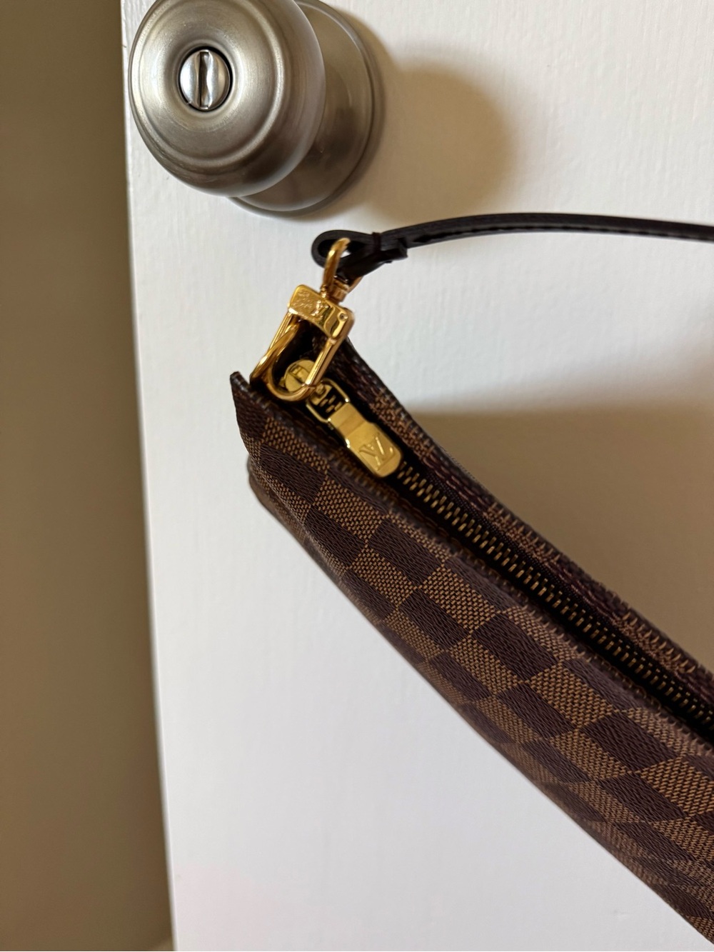 Louis Vuitton Damier Ebene Navona Pochette - Picture 2 of 6